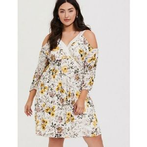 Torrid Ivory Floral Cold Shoulder Dress Size 12/14